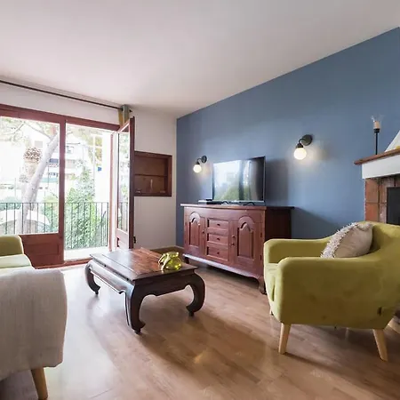 شقة 3 Bedroom With Private Garden On Location Centre