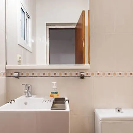 Apartment 3 Bedroom With Private Garden On Location Centre *